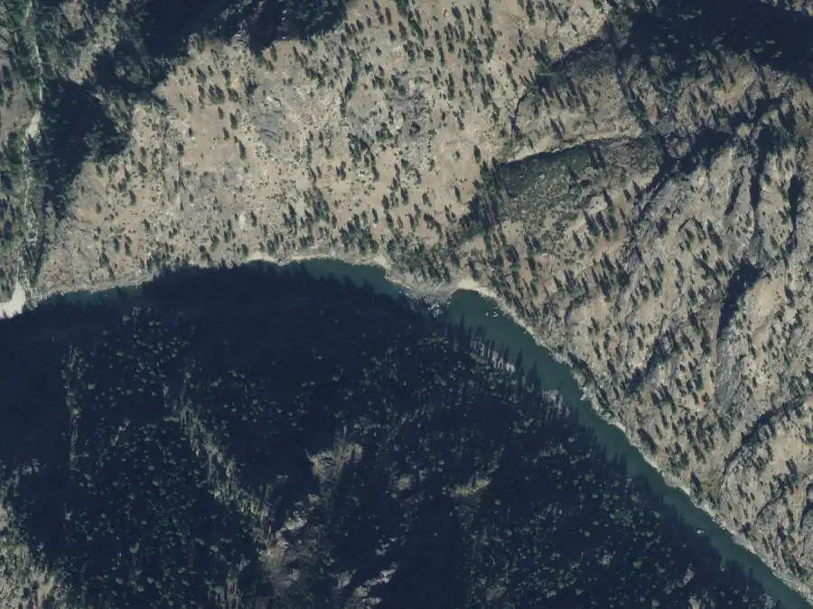 Aerial view of the river around mile 21.4, where Black Canyon Beach is on river right