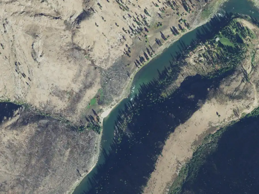 Aerial view of the river around mile 46.3, where Gaines Bar is on river right