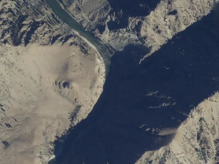 Aerial view of the river around mile 73.1, where Grassy Flat II is on river left