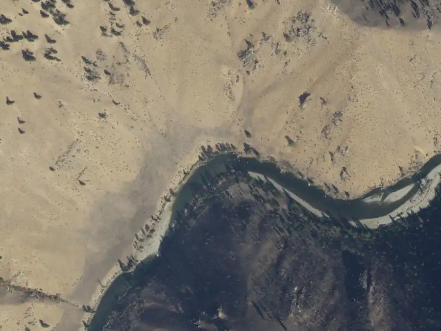 Aerial view of the river around mile 48.1, where Shelf is on river right